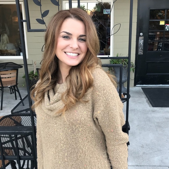 Meet your Posher, Madelyn - Picture 1 of 1